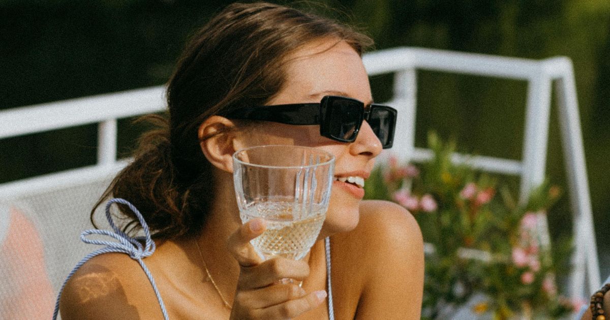 Every sip of alcohol raises cancer risk according to expert research.