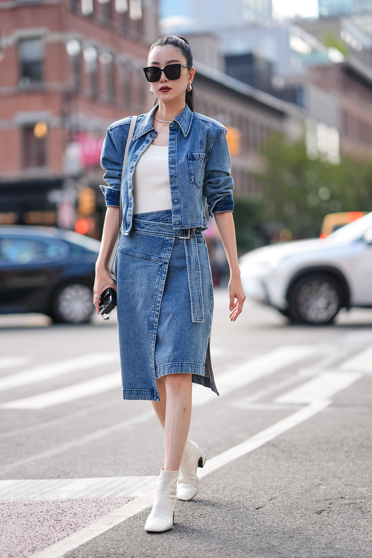 denim-skirt-good-style-sunny-outside-shot