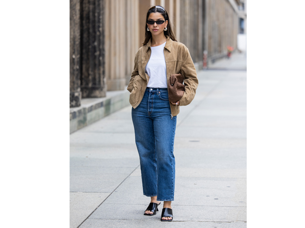 denim-pants-white-shirt-with-brown-coat