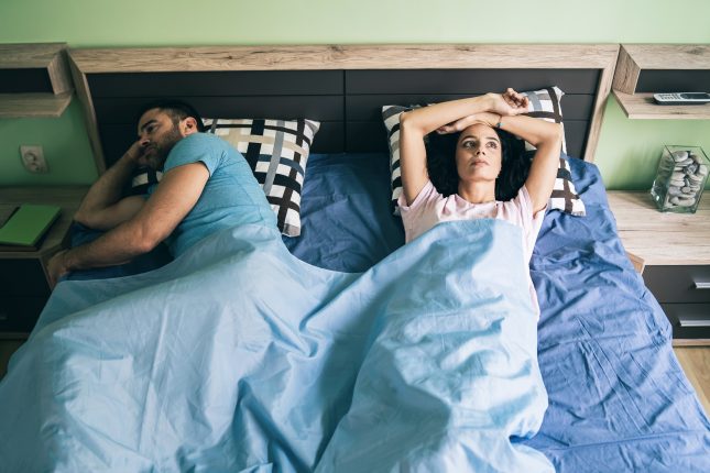 Discover why the 24-hour rule for relationships is a therapist-backed trick to reduce tension and strengthen communication.