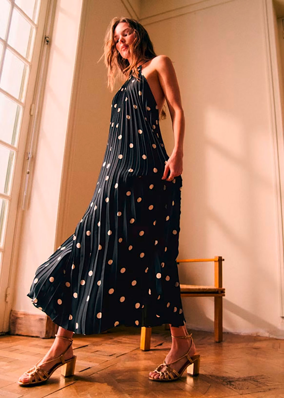 sezane-cover-worms-eyeview-shot-full-model-dress