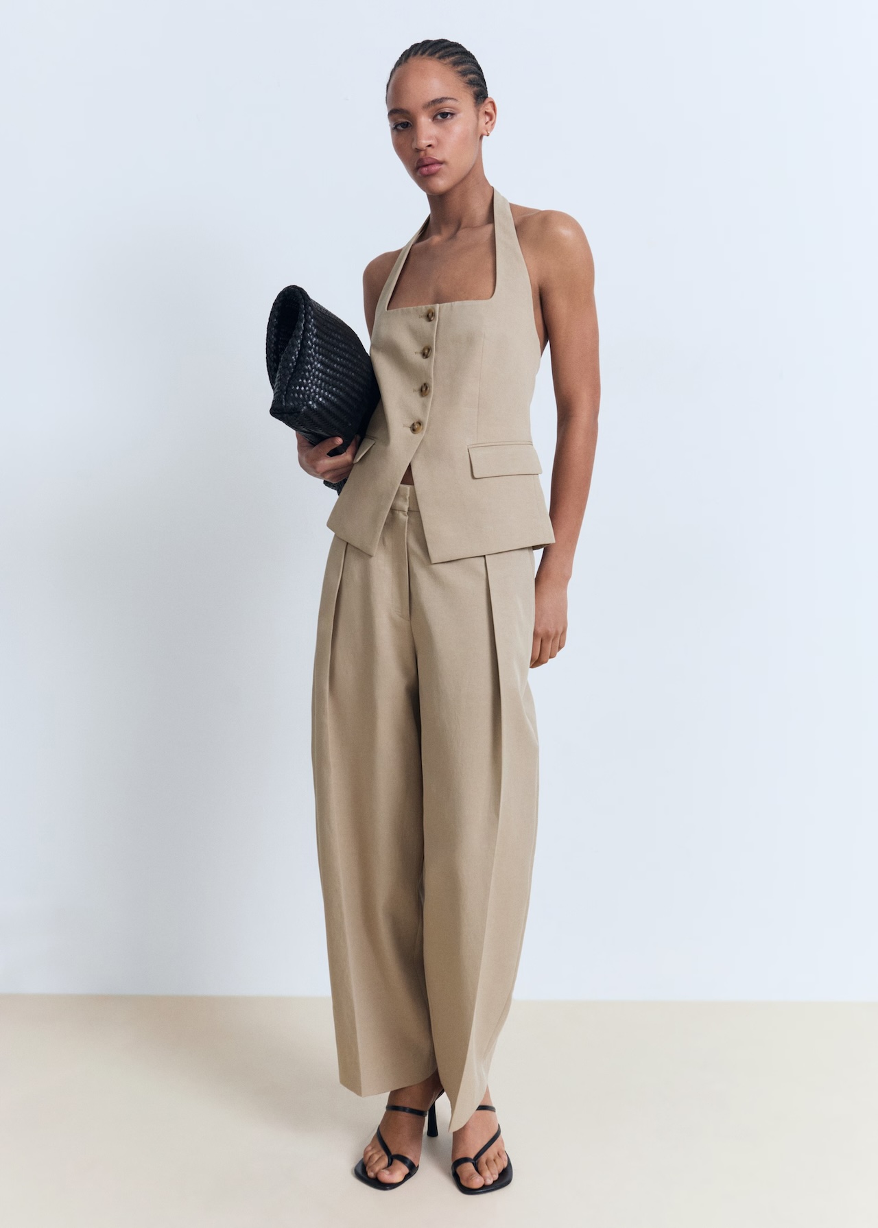 barrel-leg trousers
