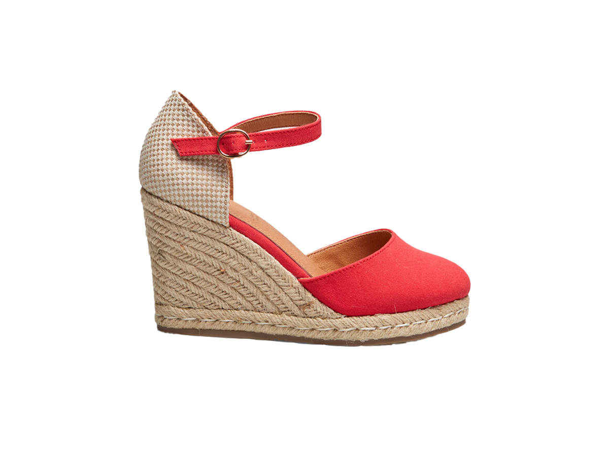 bata-espadrilles-footwear