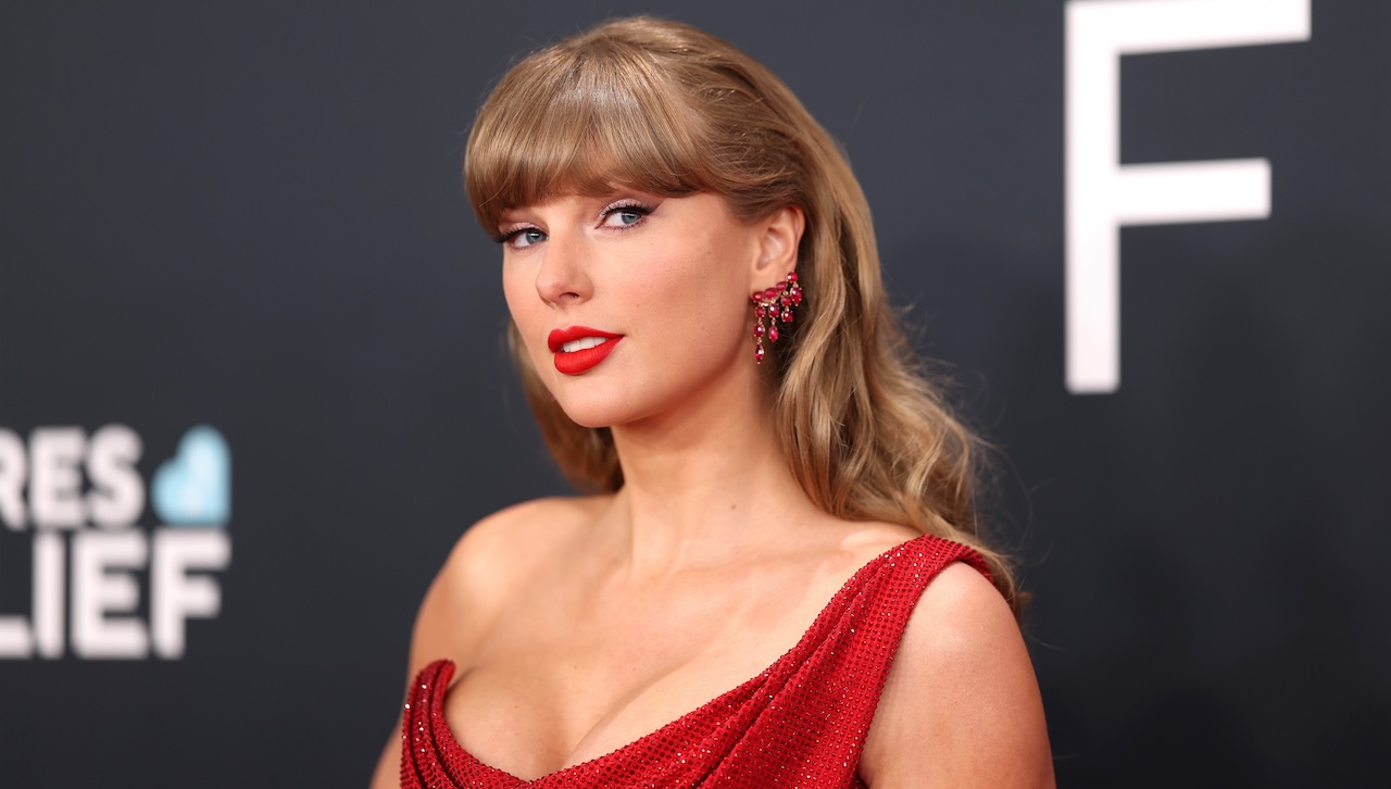 Taylor Swift green and white set