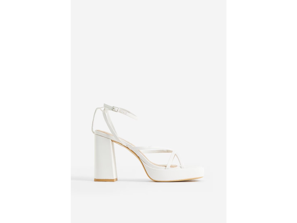 HM-white-shoes-with-wide-heels-open