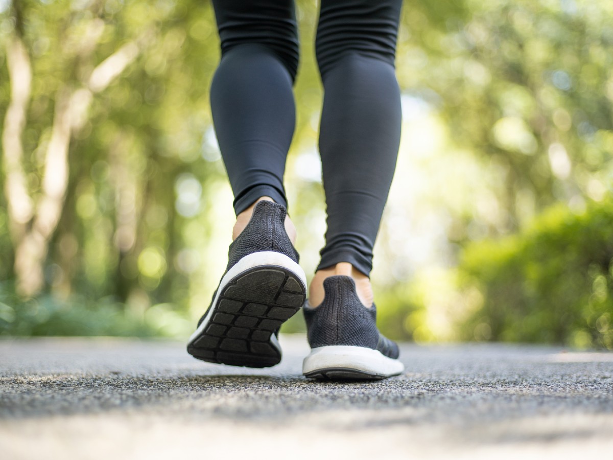 feet-nature-interval-walking