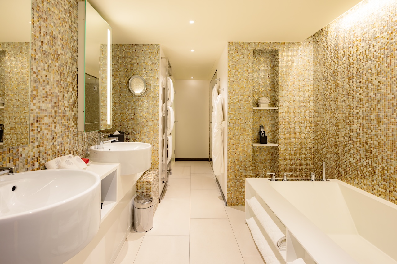 Suite bathroom at Hôtel de Paris Saint-Tropez