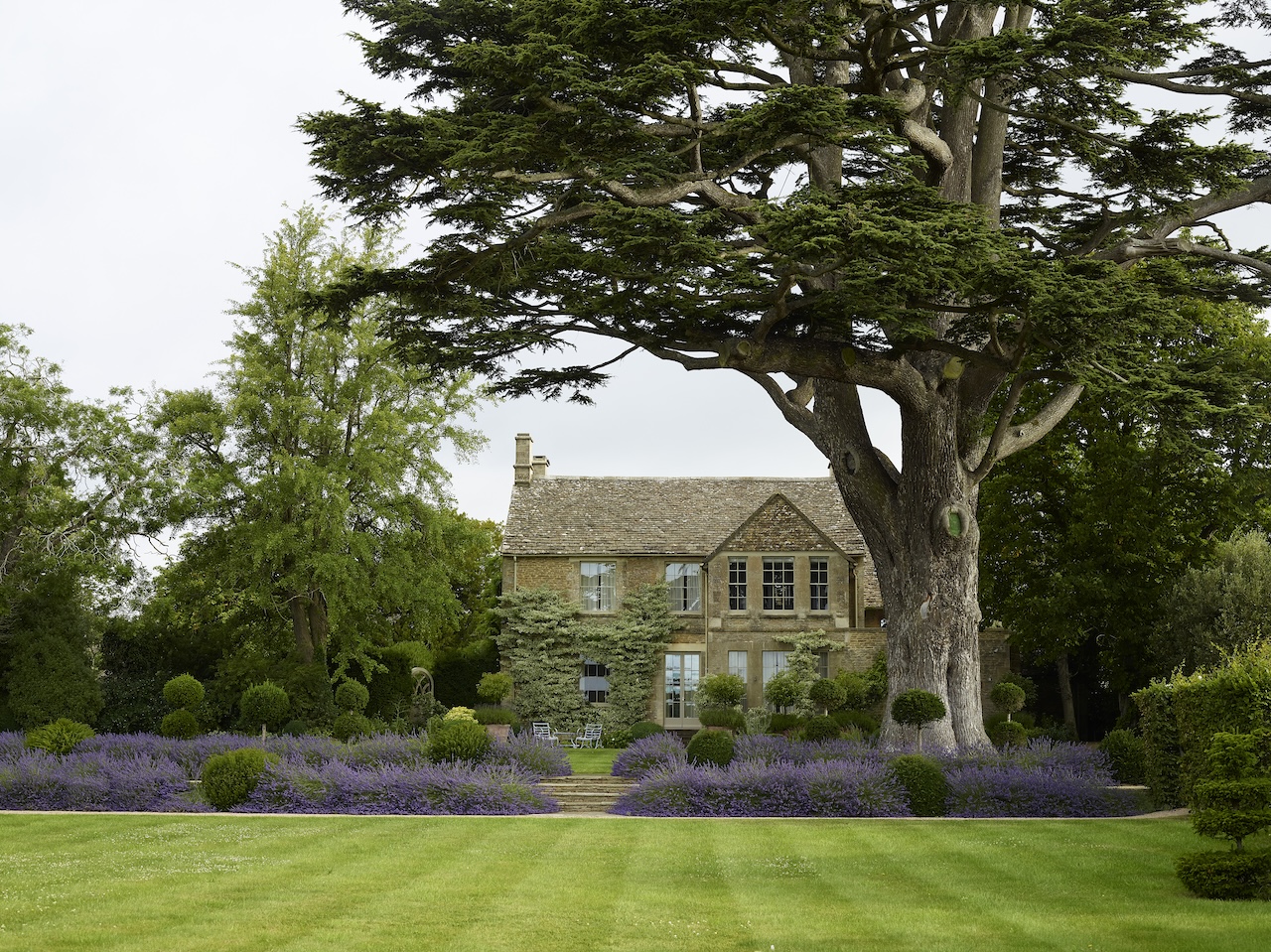 Autumn 2025 Trends: Cotswolds Cottages