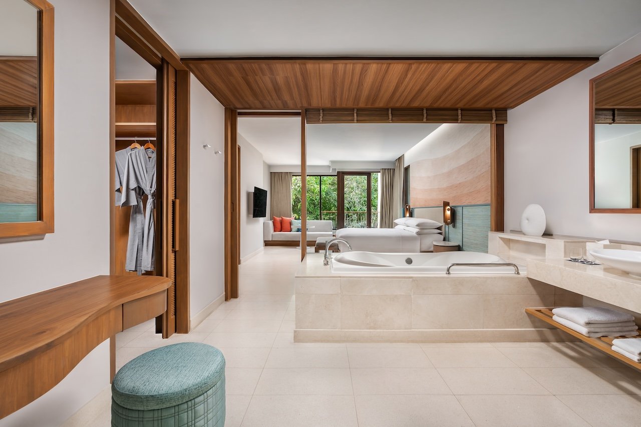 Renaissance Phuket Resort & Spa suite