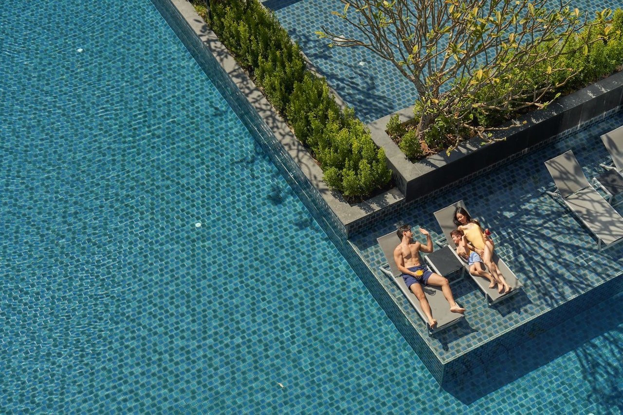 Courtyard by Marriott Bangkok Suvarnabhumi Airport pool view