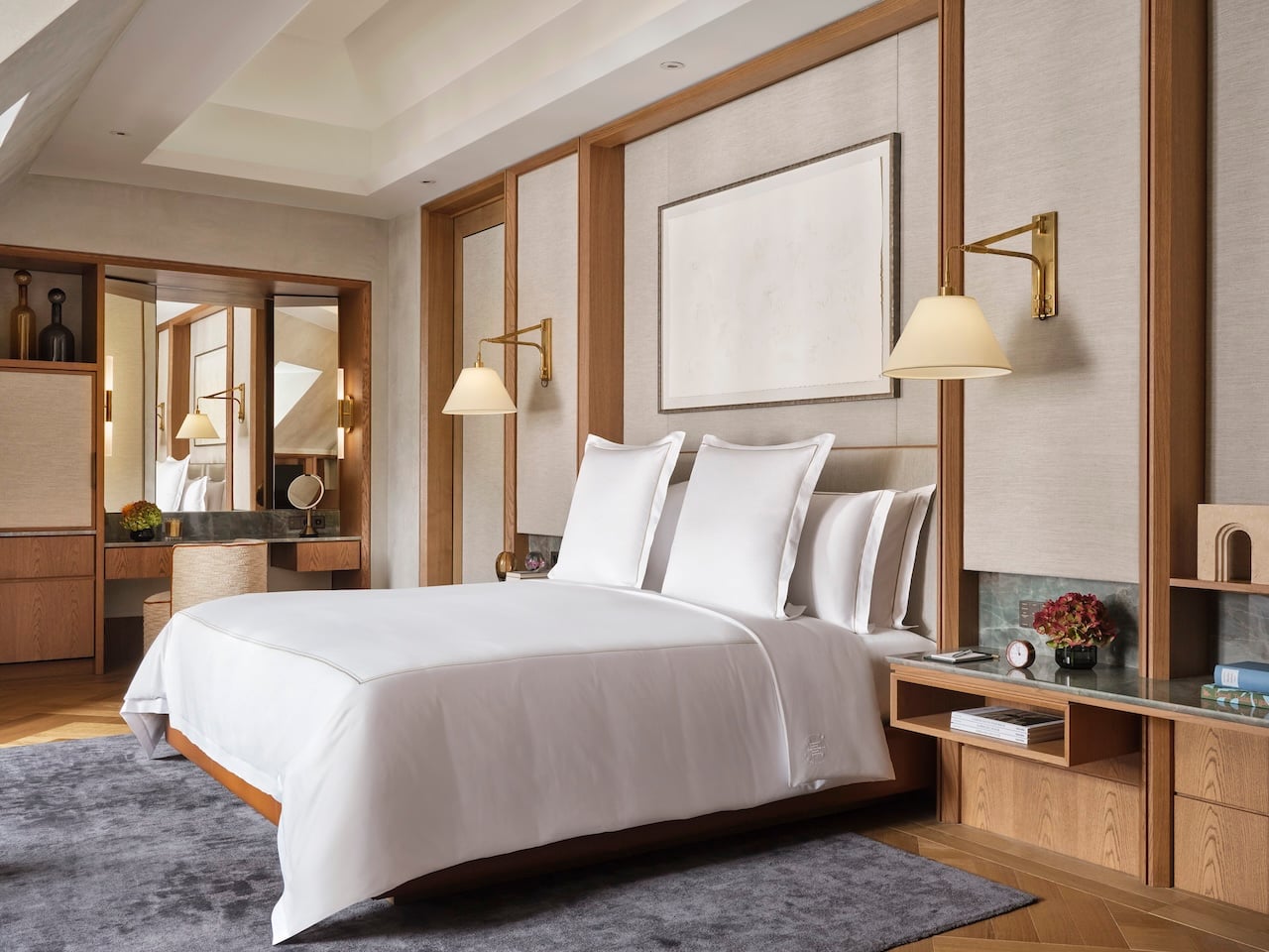 Rosewood Munich_König Maximilian House_505_Bedroom_Davide Lovatti_11