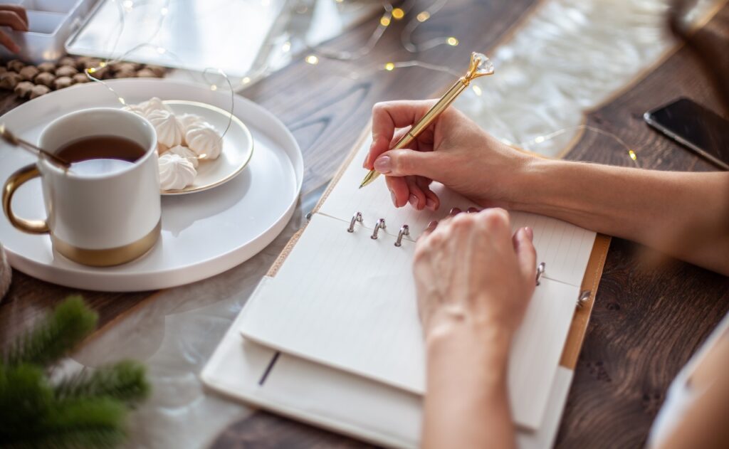 writing goals by hand