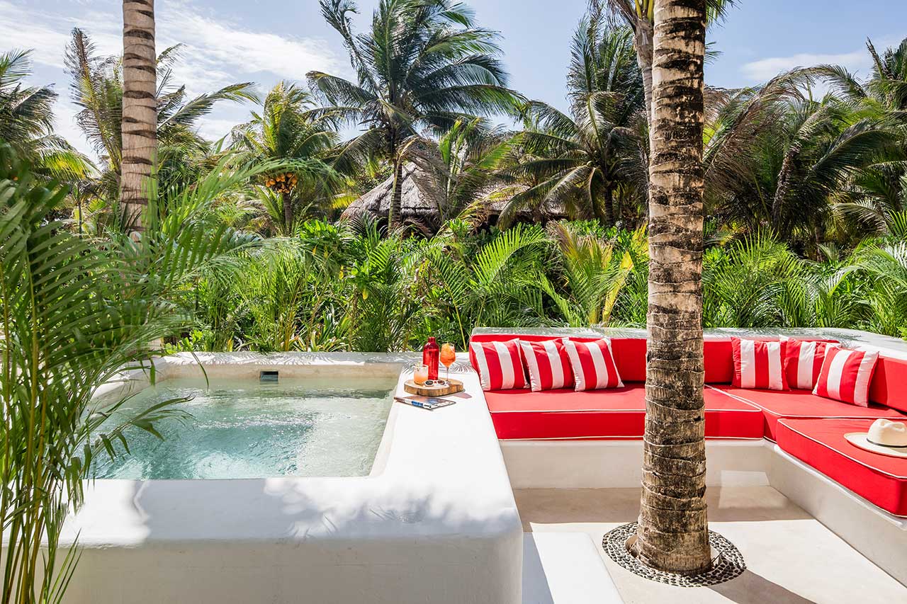 GRAZIA Travel Guide: Hotel Esencia Master Beach Suite
