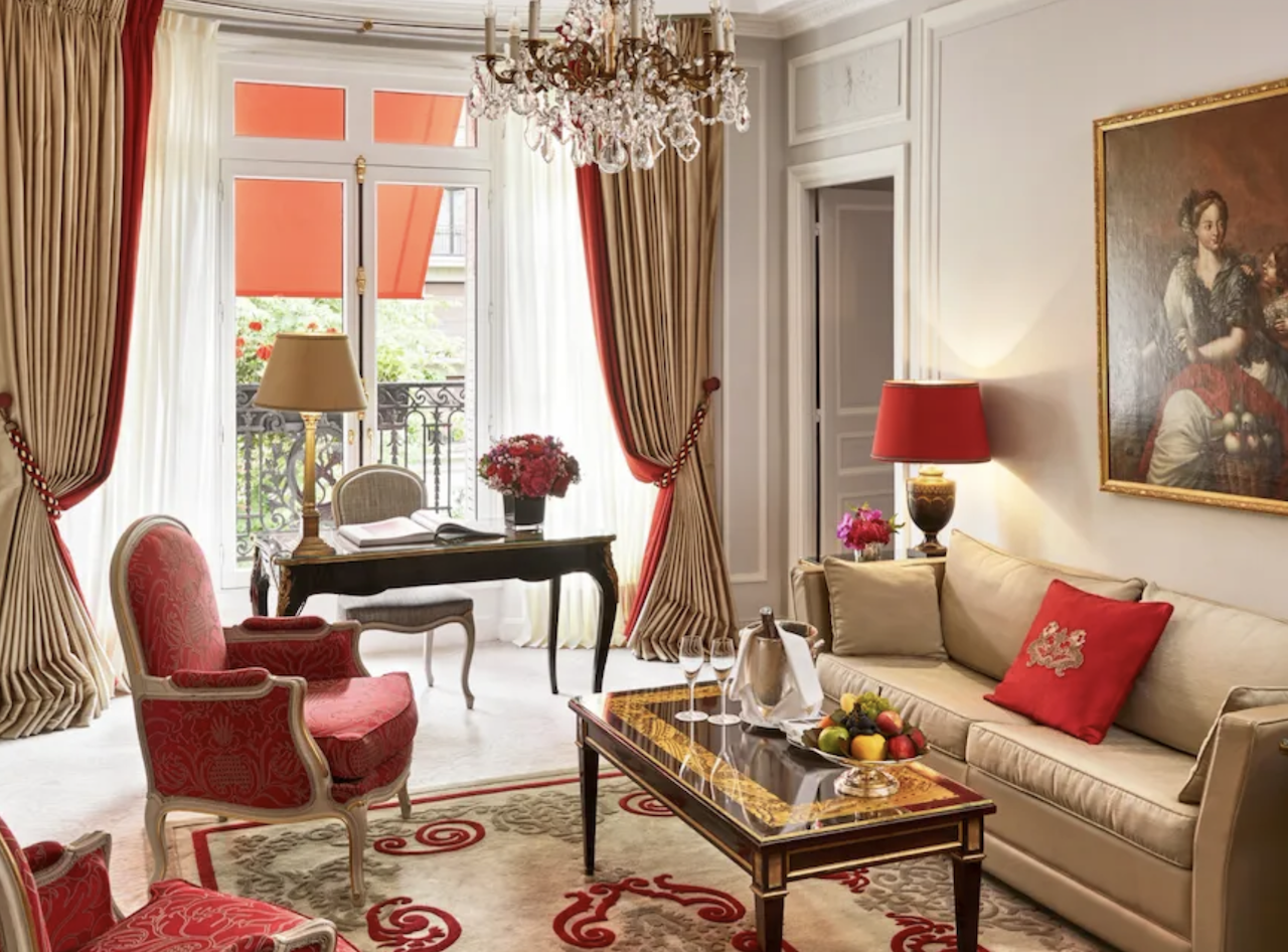 Hôtel Plaza Athénée suite