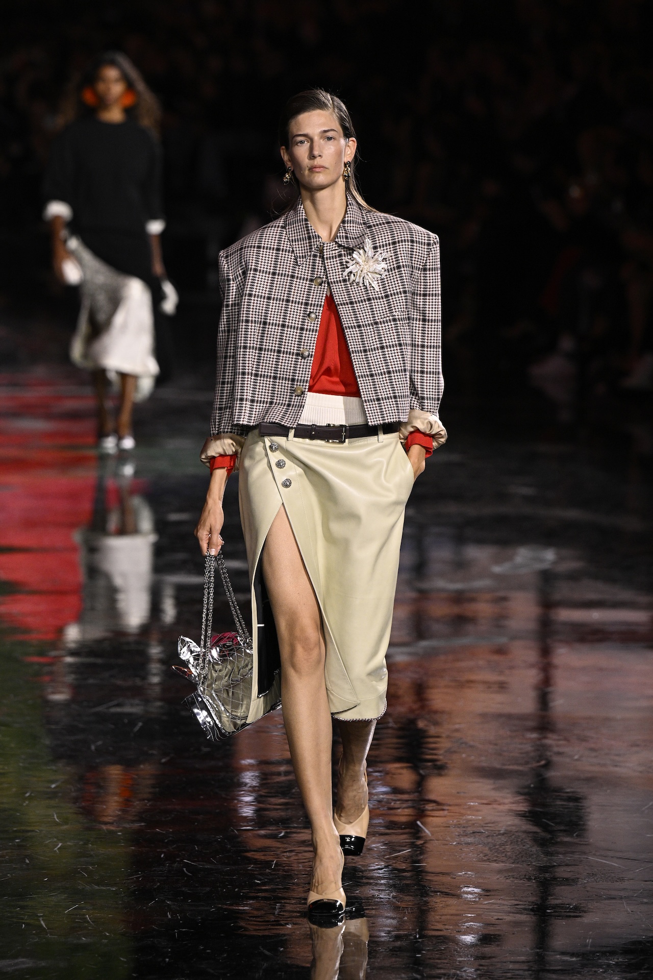 PARIS, FRANCE - OCTOBER 06: (EDITORIAL USE ONLY - For Non-Editorial use please seek approval from Fashion House) A model walks the runway during the Chanel Womenswear Spring/Summer 2026 show as part of Paris Fashion Week on October 06, 2025 in Paris, France. (Photo by Kristy Sparow/Getty Images)