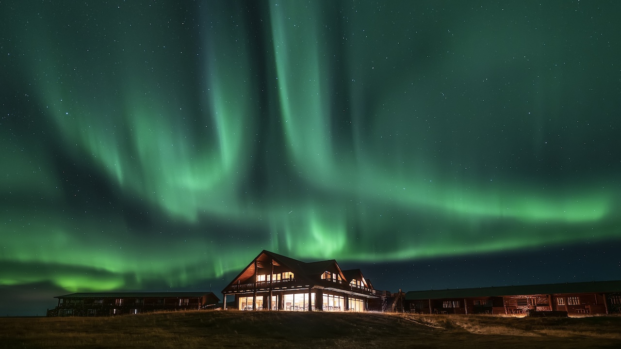 Northern Lights Iceland 2026: Best Time & Luxury Travel Guide
