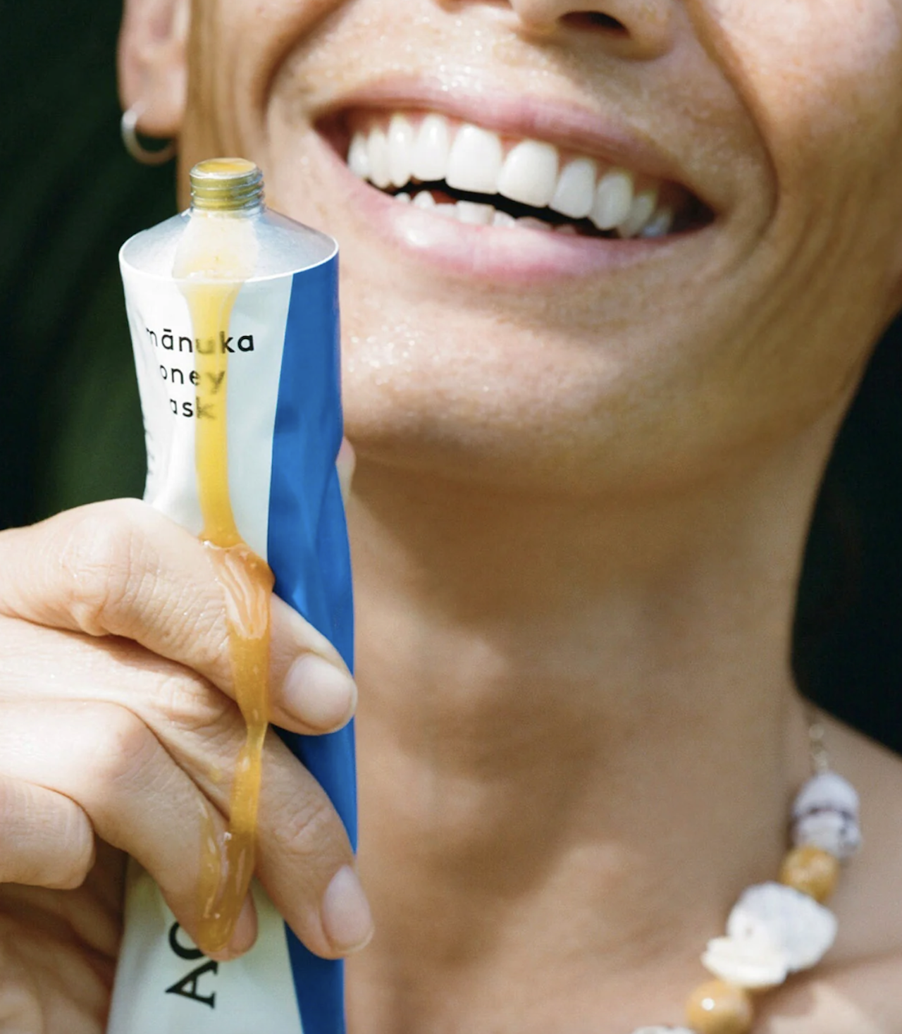 Activist raw manuka honey mask