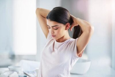this French hair accessory transforms flat hair into a glamorous hairstyle in one simple move