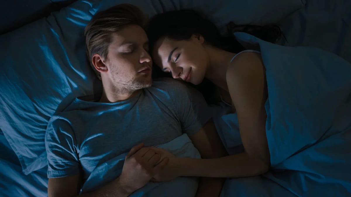 couples who cuddle at sleep onset have stronger relationships and lower stress