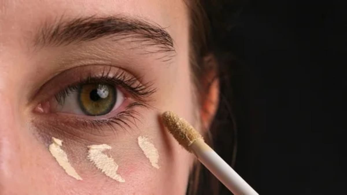 these-are-the-only-concealers-that-won-t-settle-into-your-fine-lines-according-to-extensive-testing-custom