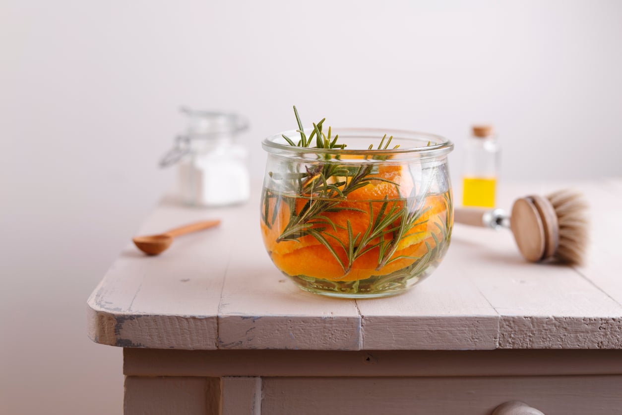 This Simple 3-Ingredient Simmer Pot Makes Your Home Smell Like a Luxury Spa,