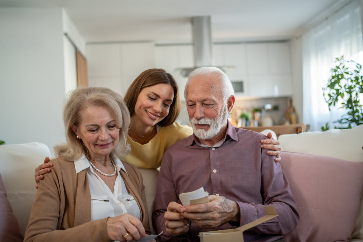 When People Over 70 Start Giving Away Their Belongings, It Reveals a Profound Emotional Shift Most Families Misunderstand