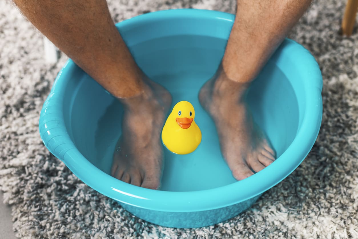 a Simple Vinegar Foot Soak Could Fix Your Worst Foot Problems