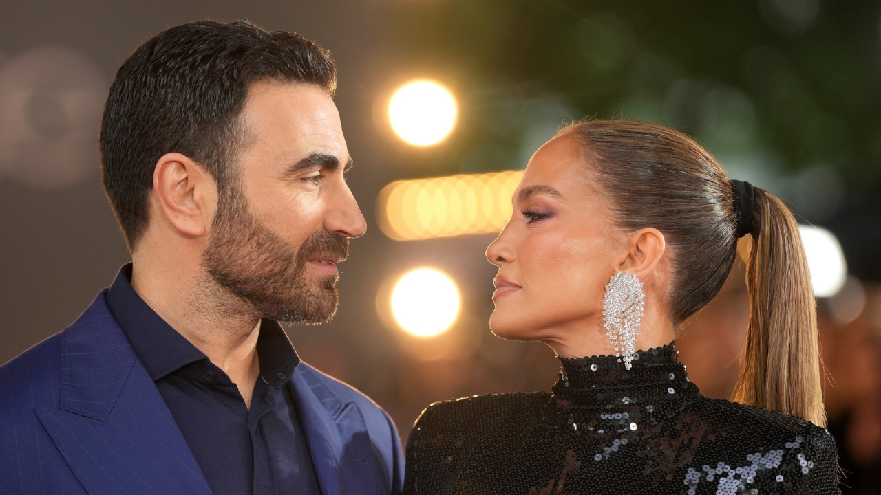 Brett Goldstein and Jennifer Lopez