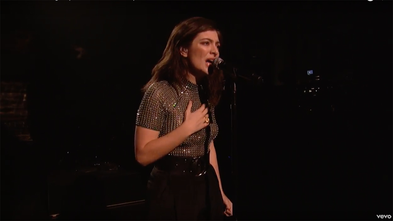 Lorde hits back at criticism of her dance moves on Saturday Night Live