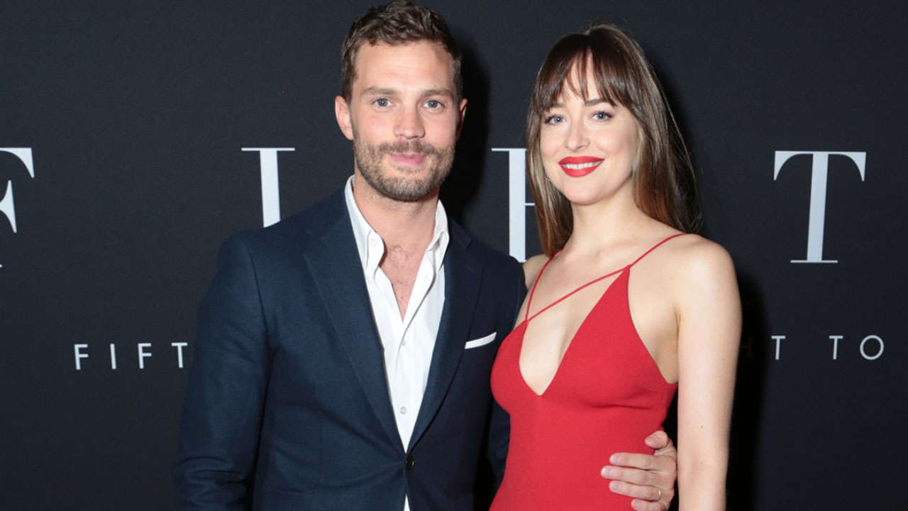 Dakota Johnson Gave Jamie Dornan Sexy Notes On Fifty Shades Freed Set Grazia Dakota Johnson Gave Jamie Dornan Sexy Notes On Fifty Shades Freed Set Grazia