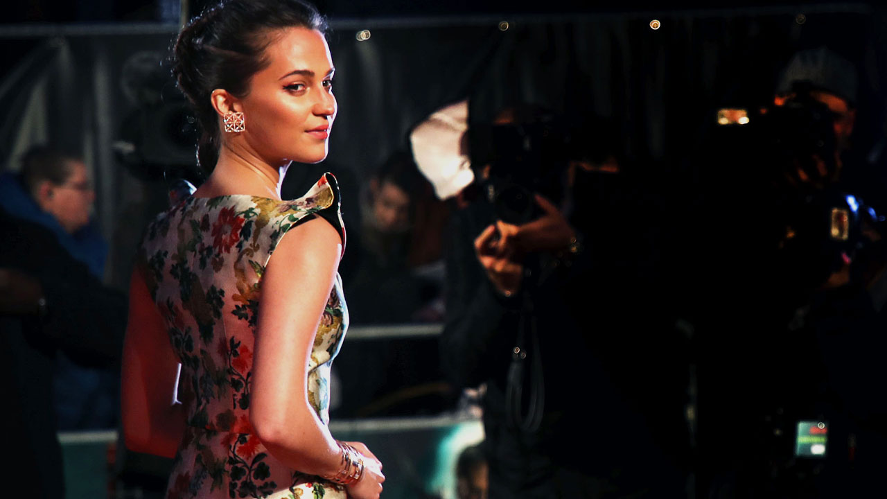 Dress du Jour: Alicia Vikander Makes a Statement in Louis Vuitton