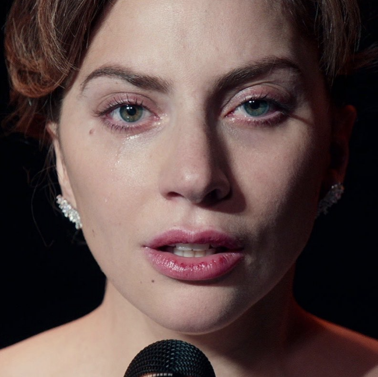 Lady Gaga S Most Iconic Beauty Moments In A Star Is Born Grazia