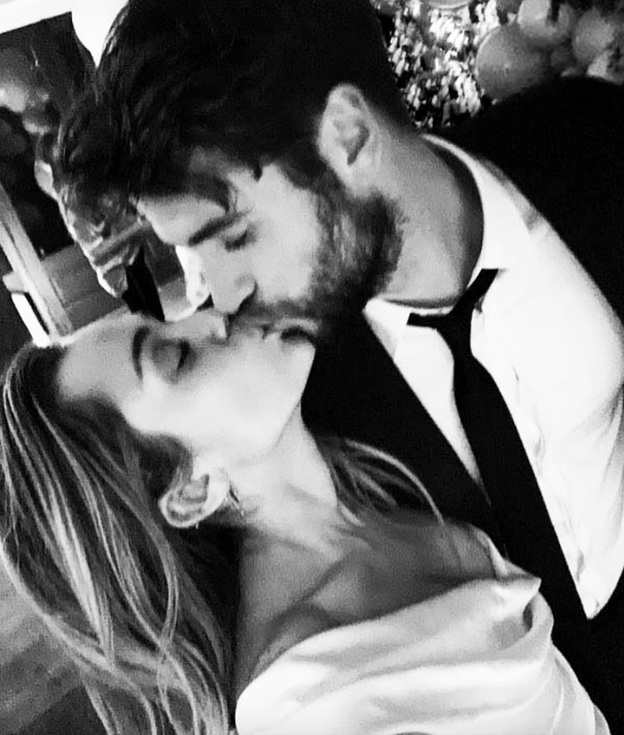 miley-cyrus-liam-hemsworth-wedding