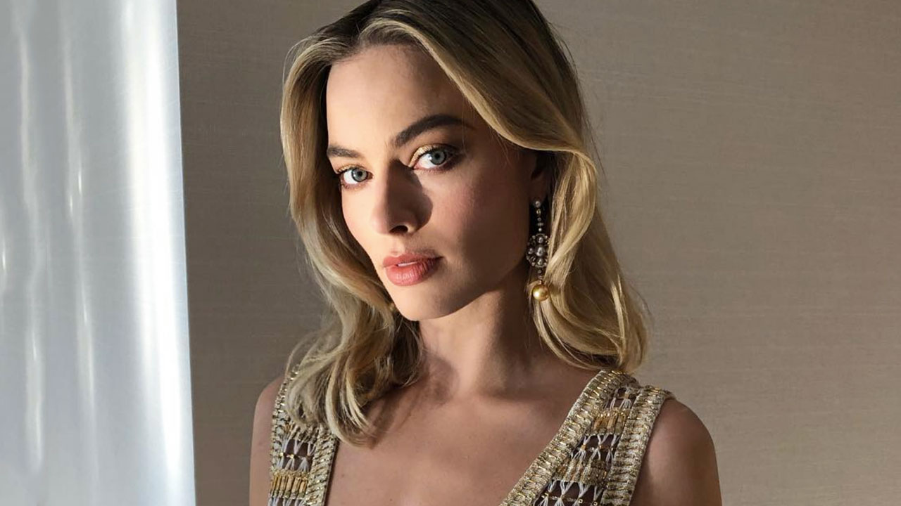 Margot Robbie shone in goddess-like Chanel at the SAGS