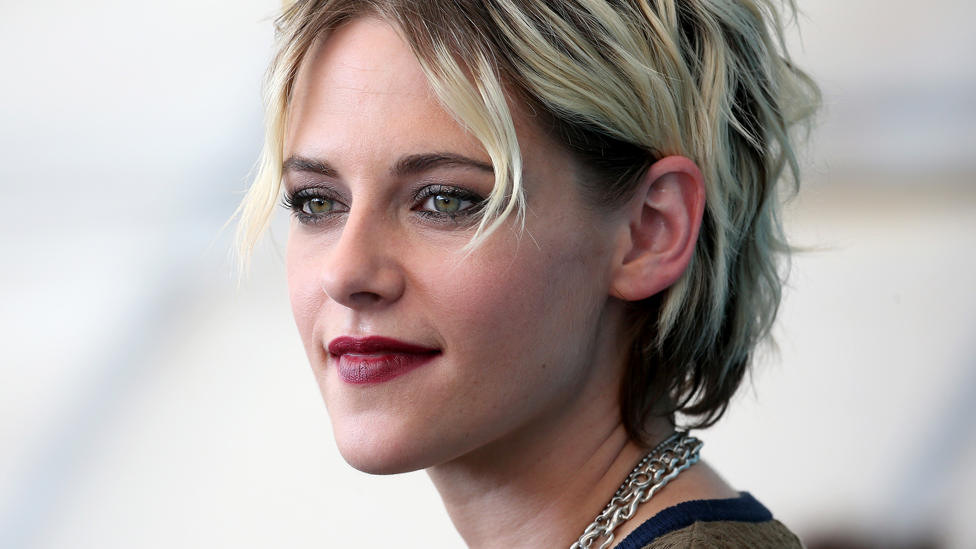 Kristen Stewart on Why She's Still Not on Instagram - Grazia