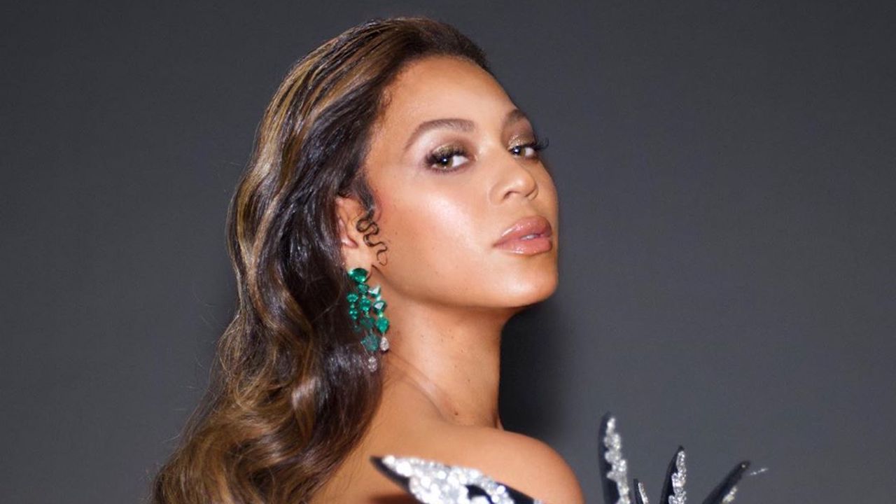 Beyoncé Wore The Most Incredible Gold Eye Look At Diddy's 50th