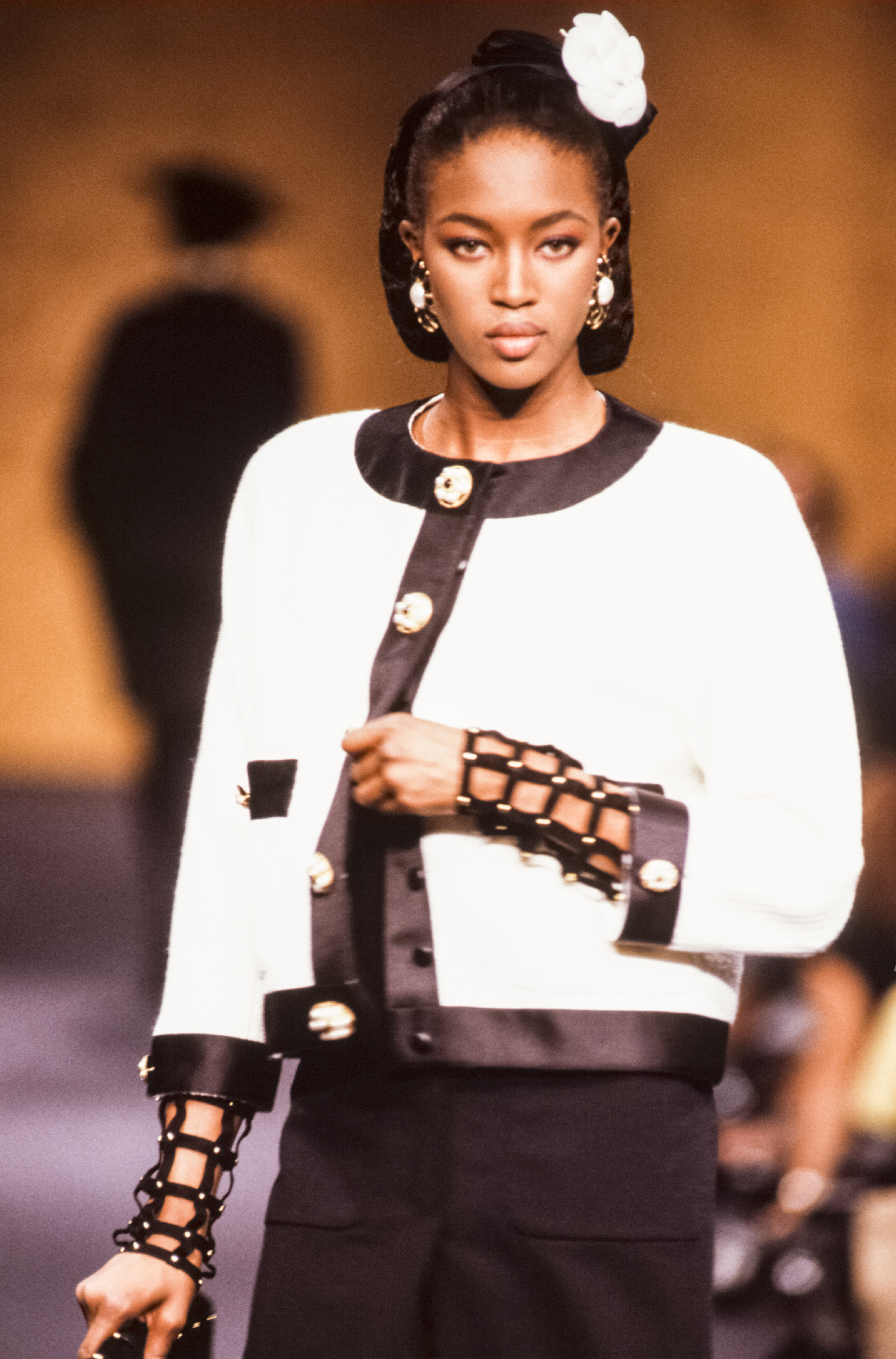 Chanel - Runway - Haute Couture Fall/Winter 1989-1990 - Grazia