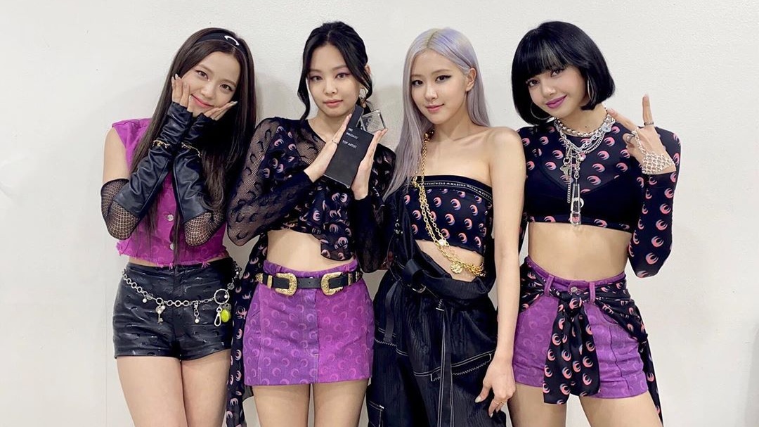 Blackpink And Kylie Jenner Twin In Matching Marine Serre Grazia