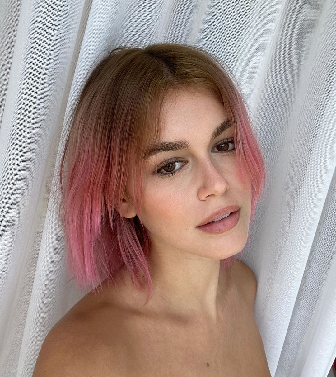Kaia Gerber pink hair 