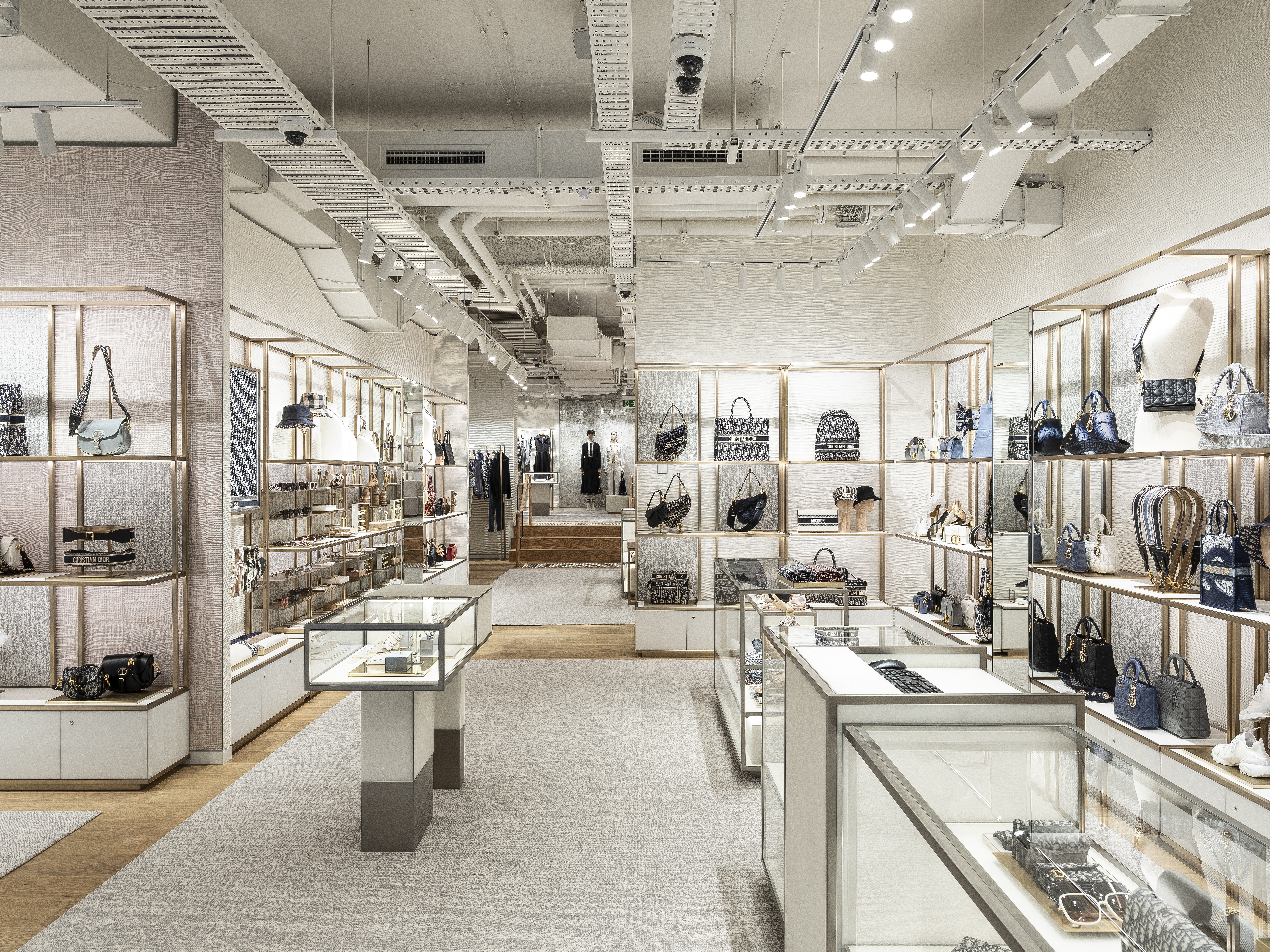 Inside Dior's newest seasonal boutique on George Street in Sydney ...