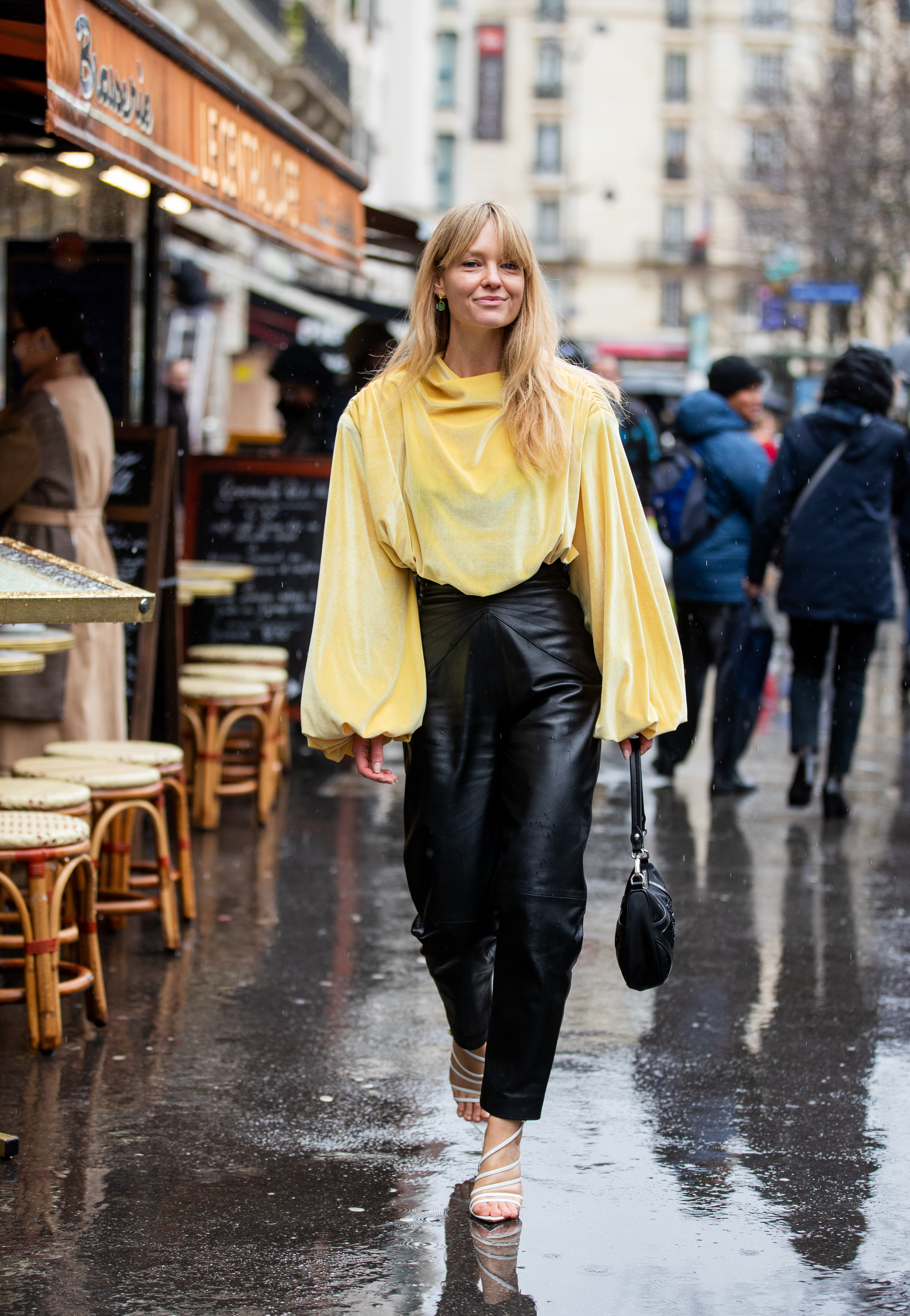  Street  Style  Paris Fashion  Week  Womenswear Fall Winter 