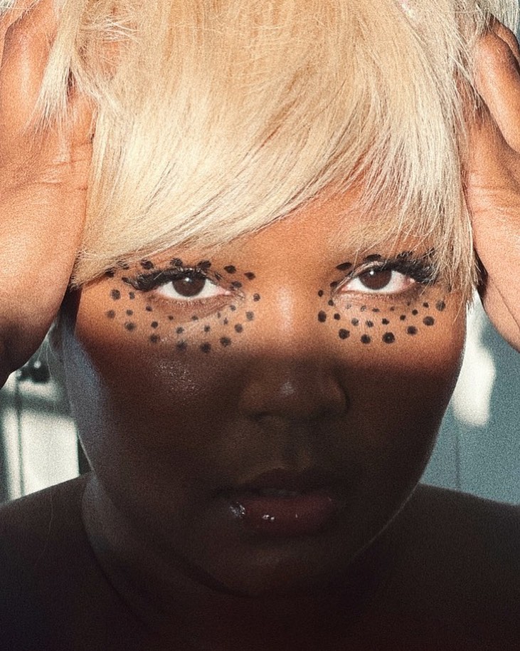 Lizzo Is The Latest Celebrity To Rock The Bleached Eyebrows Trend