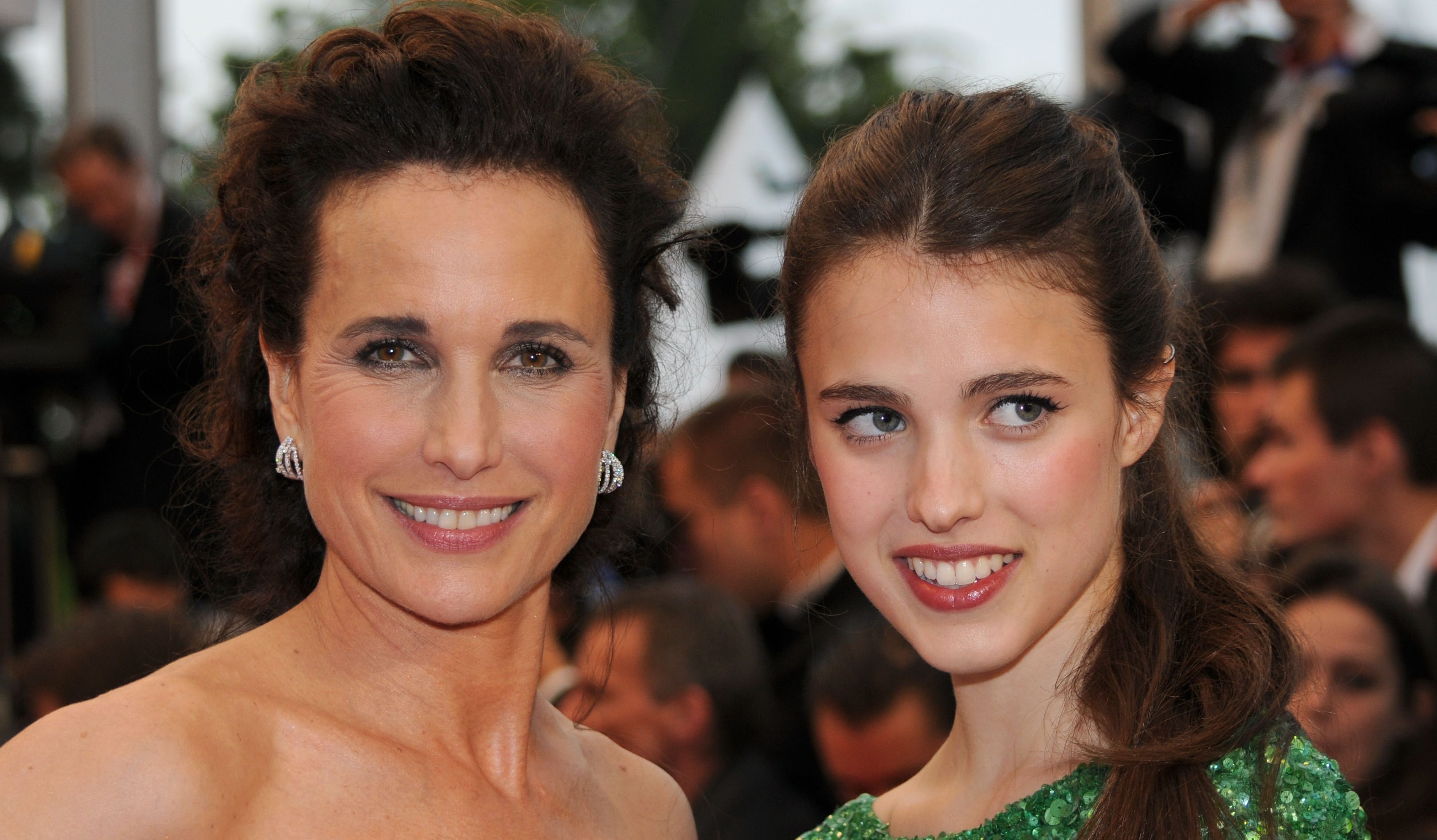 Our First Look At Margaret Qualley And Andie MacDowell In Maid our-first-look-at-margaret-qualley-and-andie-macdowell-in-maid