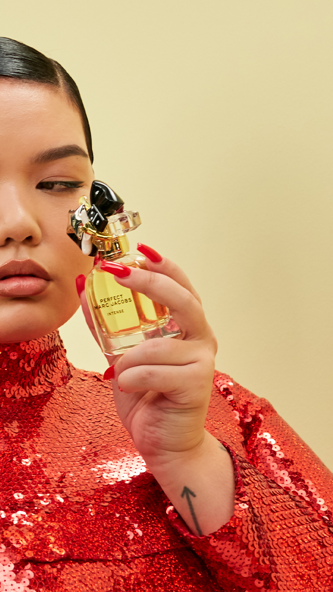 We Review The New Marc Jacobs Perfect Intense Fragrance