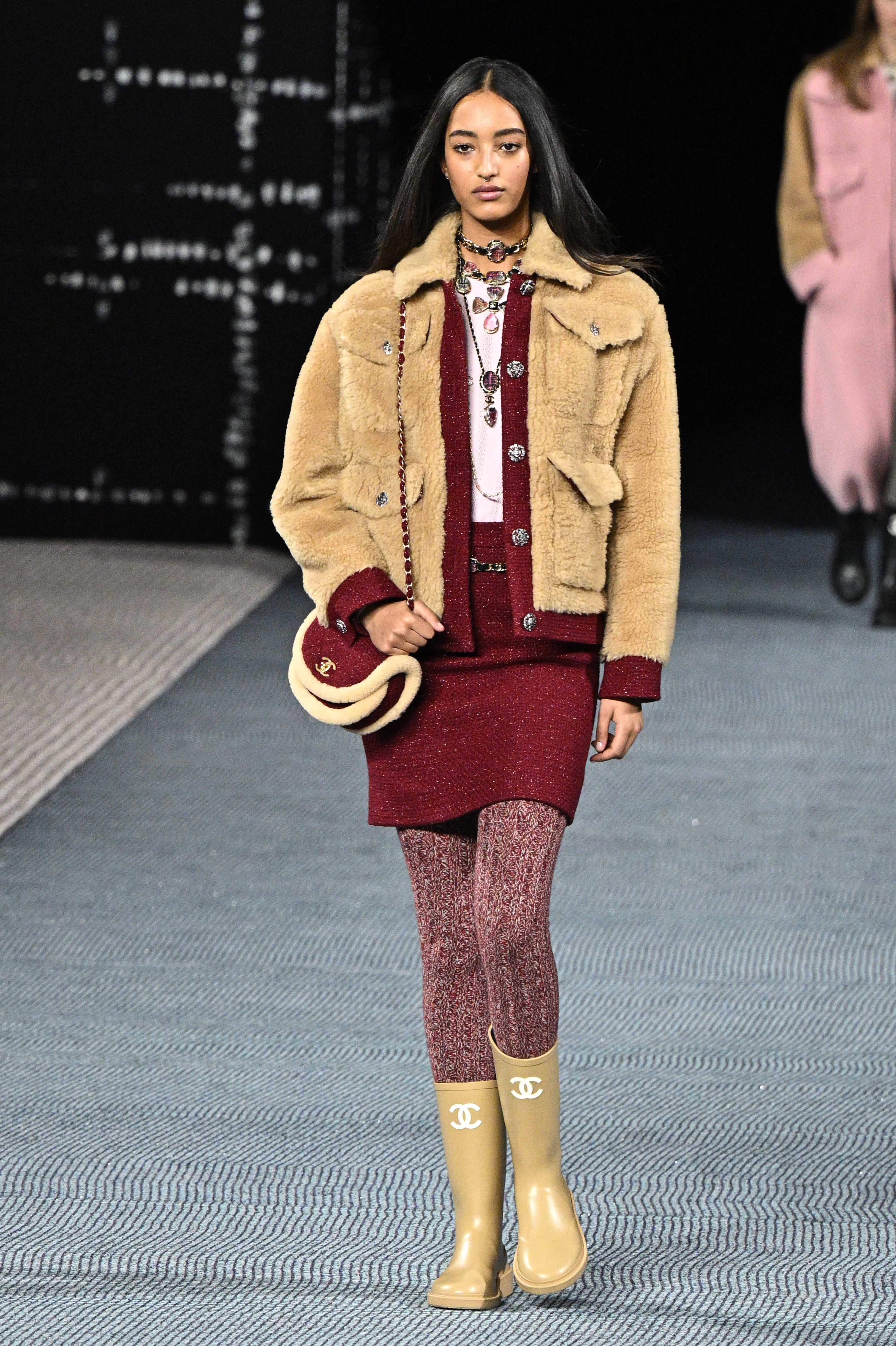 At Chanel, Virginie Viard Crafts A Love Letter To Tweed