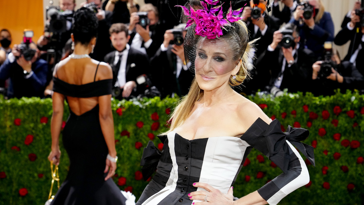 Sarah Jessica Parker Says She Hasn't Spoken To Chris Noth Since His ...