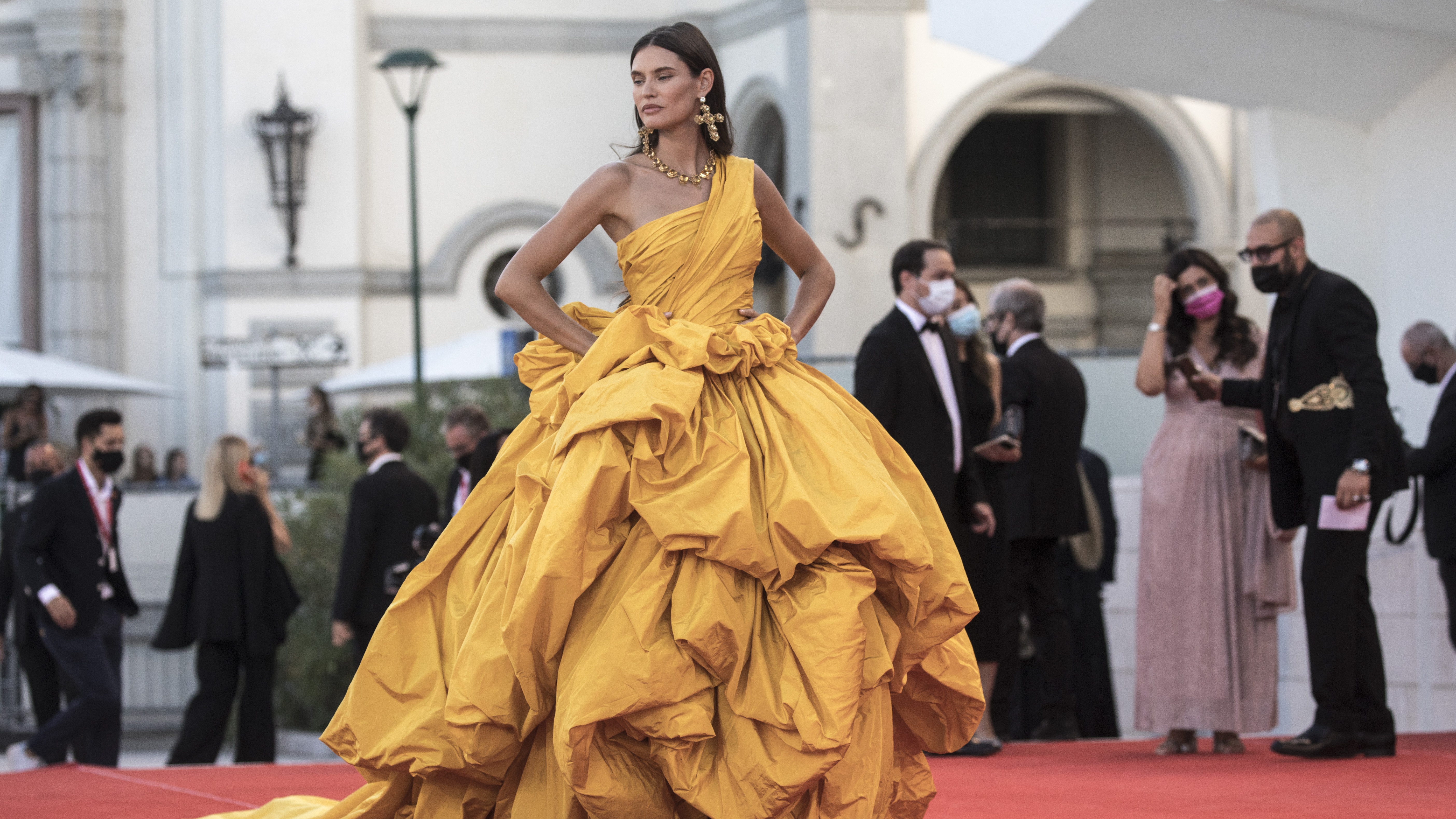 17 Memorable Looks From The Venice Film Festival Red Carpet