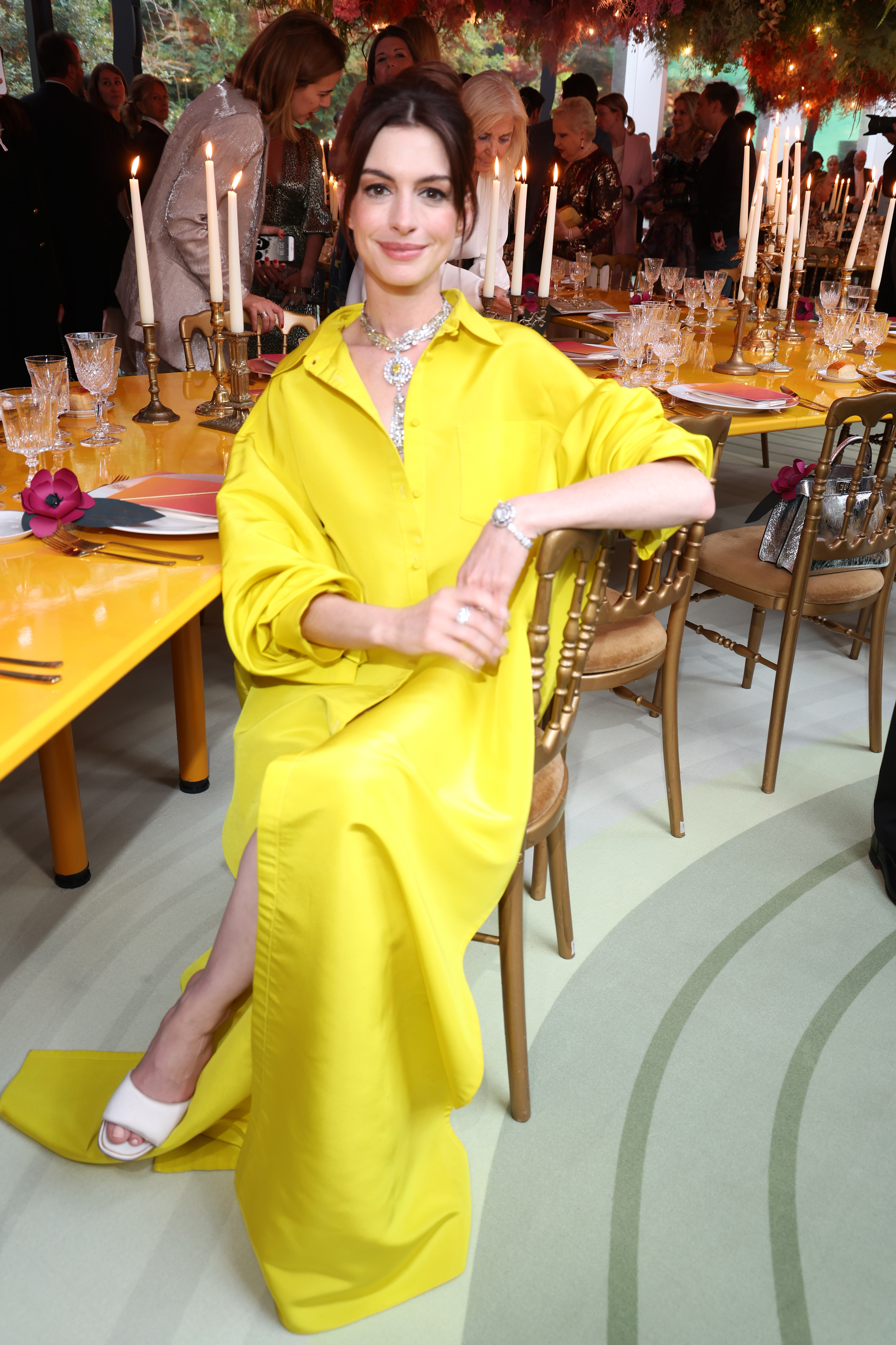 Anne Hathaway Is A Literal Ray Of Sunshine In Valentino - Grazia