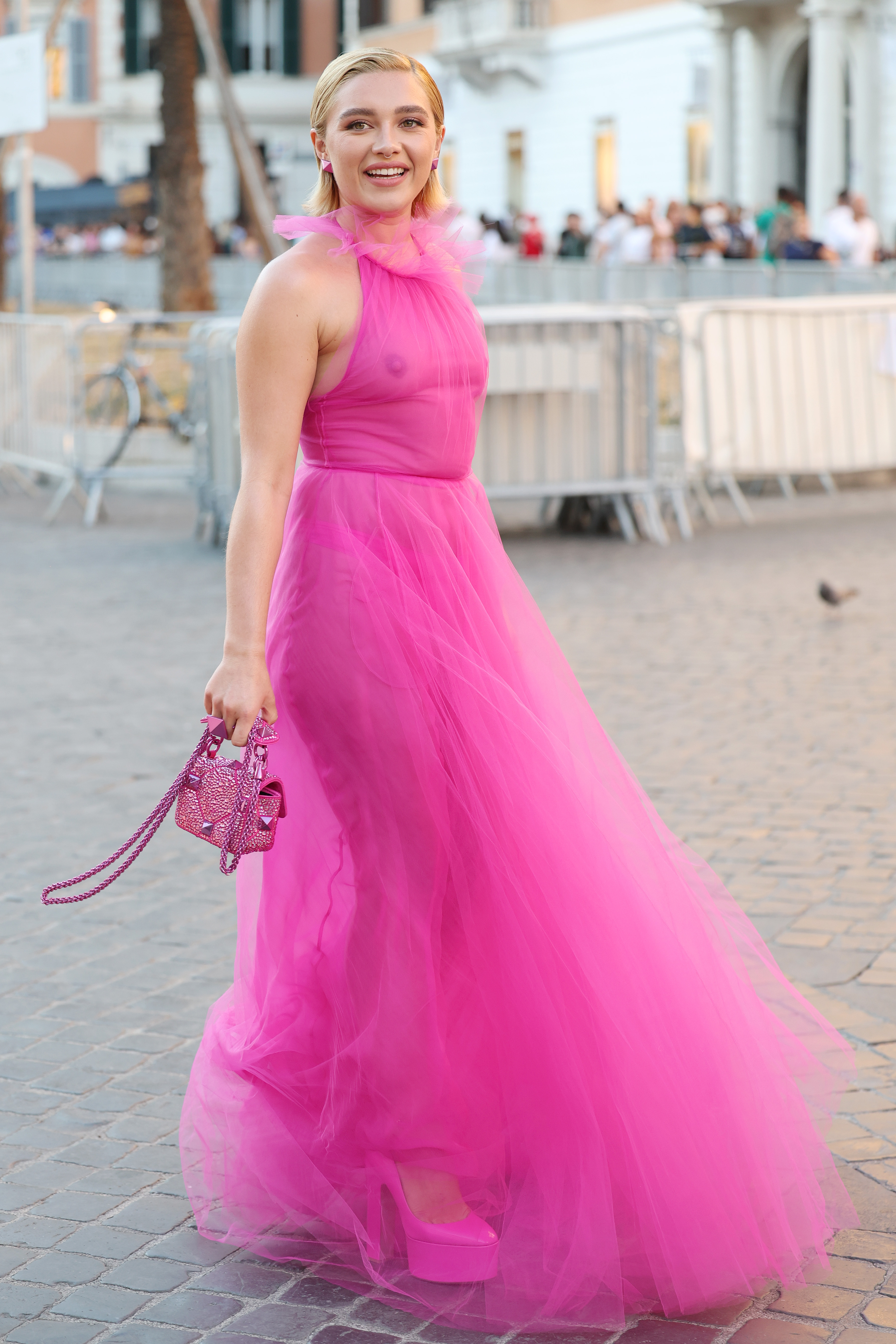 Florence Pugh Has Slammed Body Shammers After Wearing Valentino Florence Pugh Has Slammed Body Shammers After Wearing Valentino