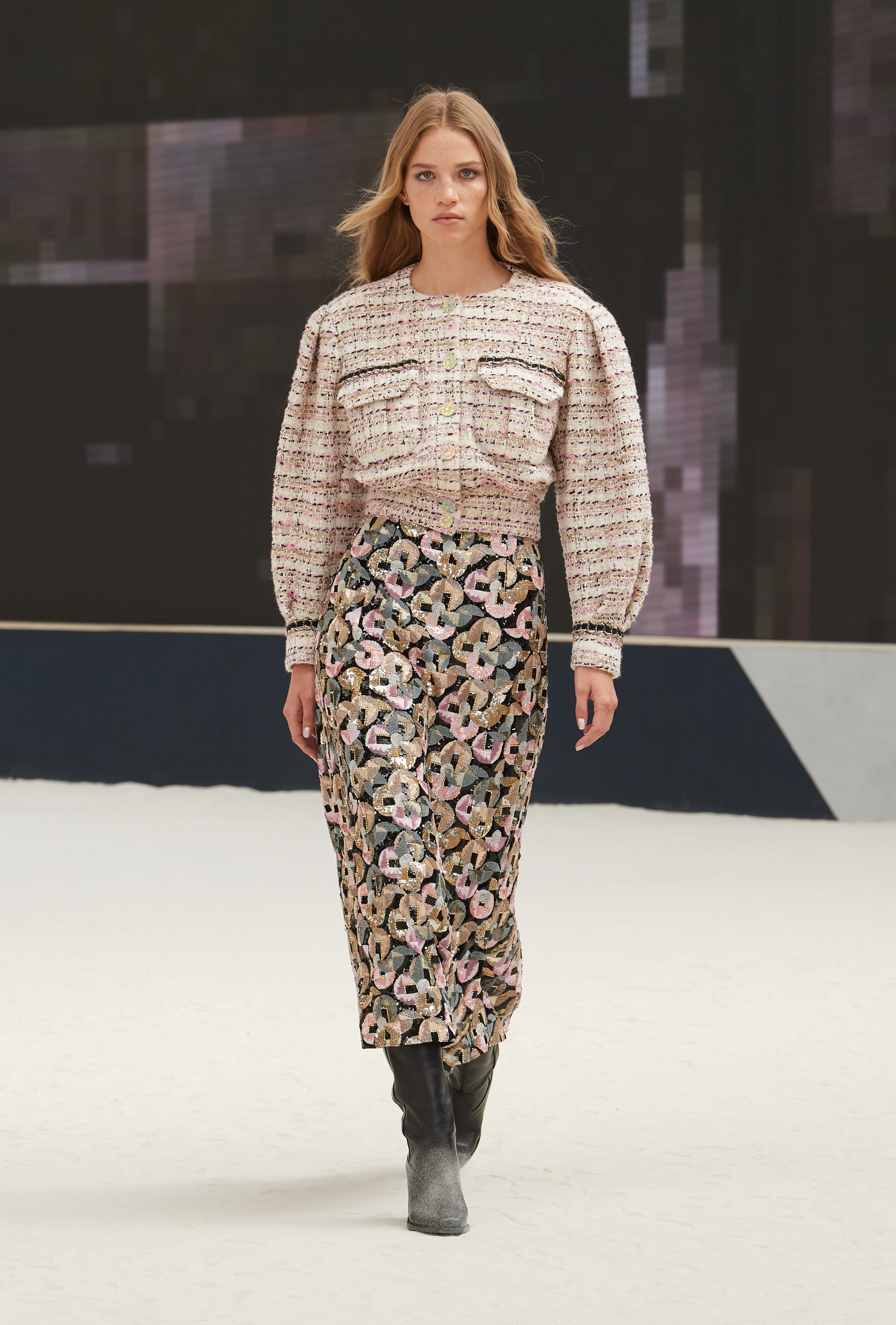 Chanel Haute Couture FallWinter 20222023 Khi những cô gái cao bồi khoác  vải tweed  StyleRepublikcom  Thời Trang sáng tạo và kinh doanh